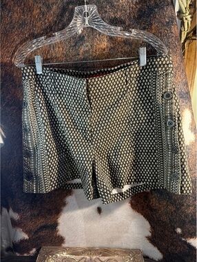 Cartonnier Black and Beige Patterned Shorts with Side Buttons